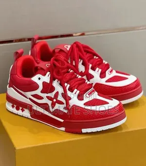 Louis Vuitton "LV"