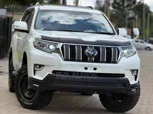 Toyota Land Cruiser Prado 2022 White