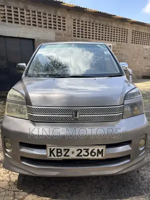 Toyota Voxy 2007 Silver