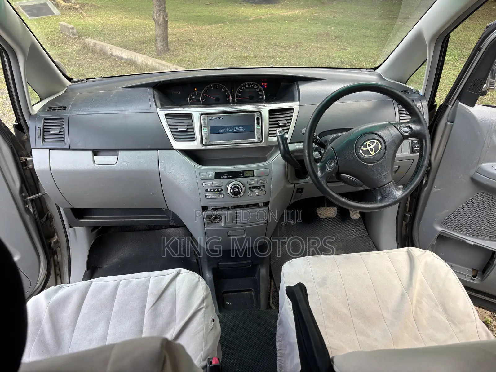 Toyota Voxy 2007 Silver