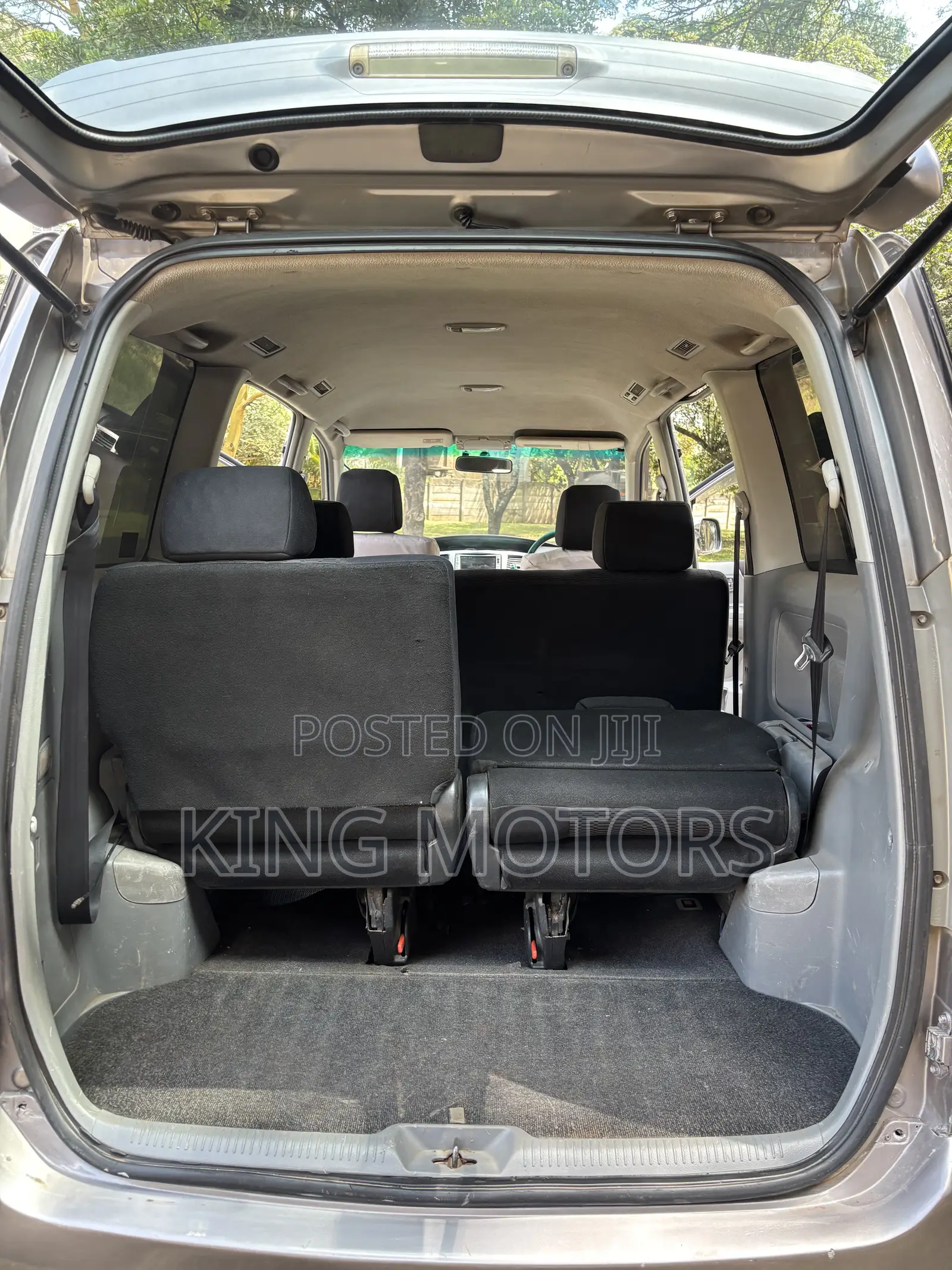 Toyota Voxy 2007 Silver
