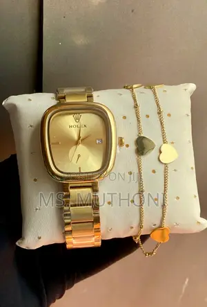 Seamlessly Matched Timepieces and Bracelets
