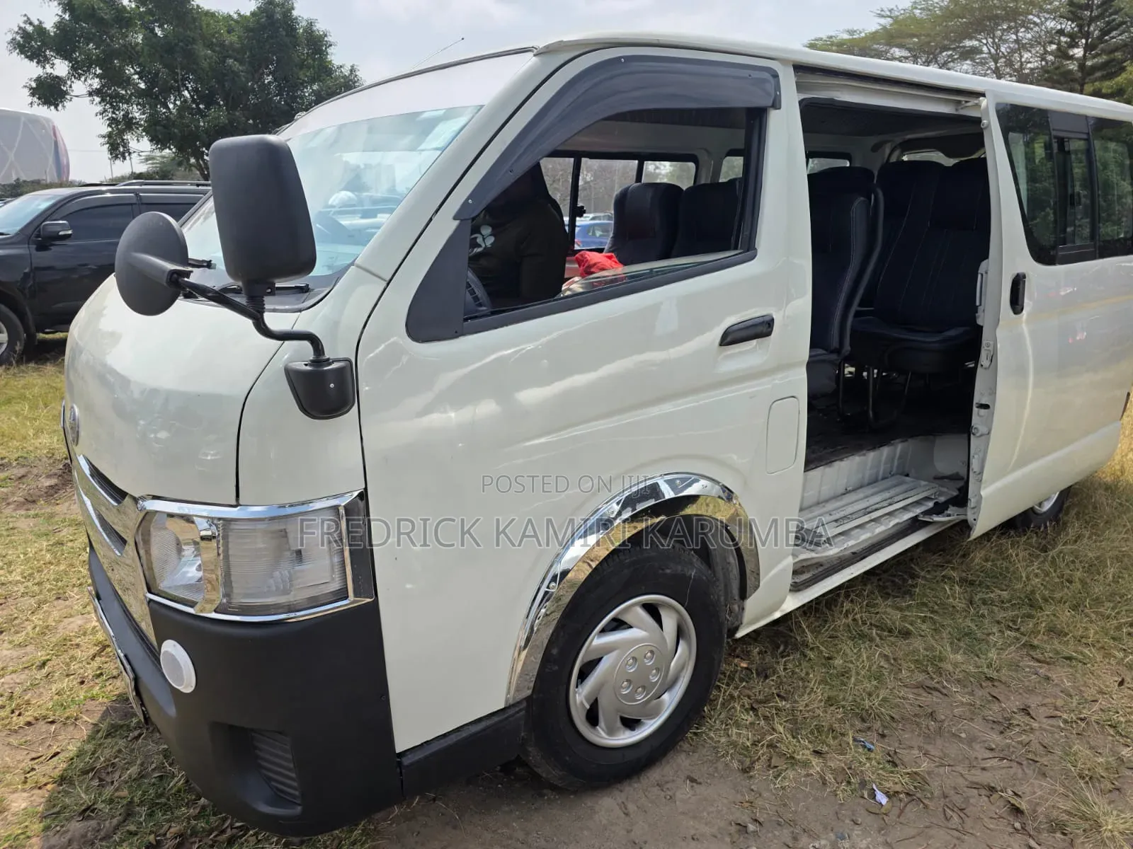Toyota HiAce 2013 White