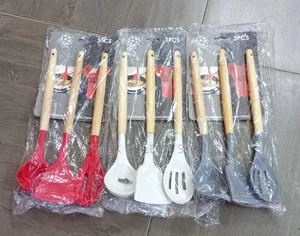 *3pcs Silicone Spoons*
*Different Colours at 650*