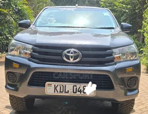 Toyota Hilux 2022 Gray