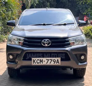 Toyota Hilux 2017 Gray