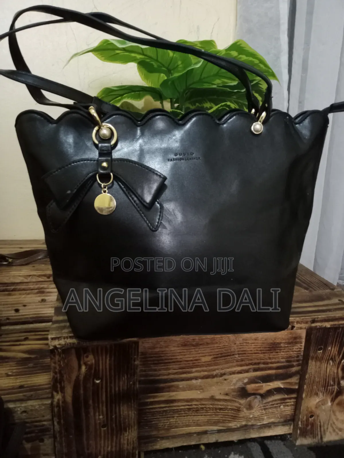 Ladies Thrift Hangbag