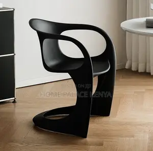 Dining Chair: Seamless Cantilever Curve Plastic Chair