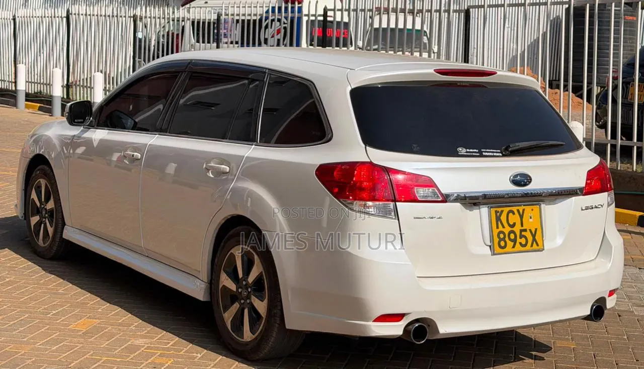 Subaru Legacy 2013 Pearl