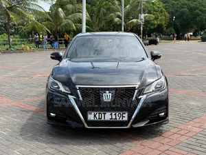 Toyota Crown Majesta 2018 Black