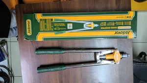 Jadever 17-Inch (420mm) Manual Hand Riveter, Model JDHR3517.