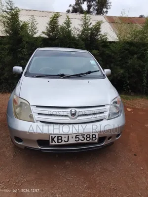 Toyota IST 2005 Silver