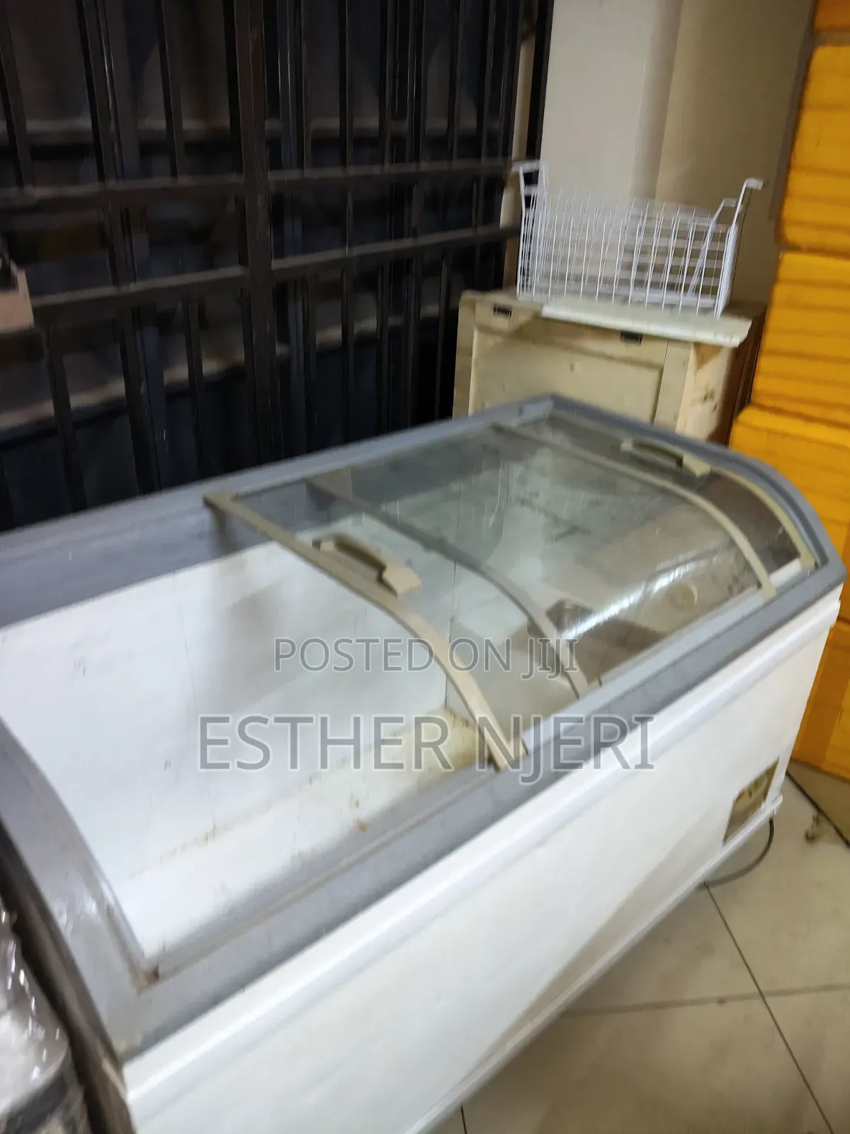 Display Freezer 500litres