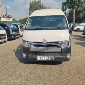 Toyota HiAce 2013 White