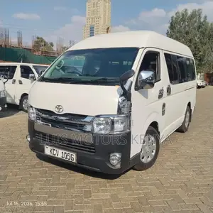 Toyota HiAce 2013 White