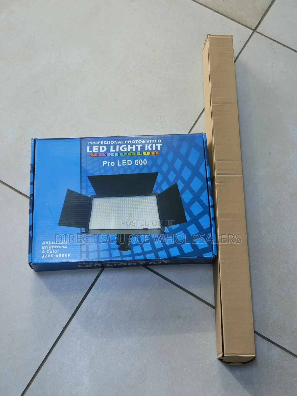 Pro LED 600 Video Light Panel With Tripod Stand