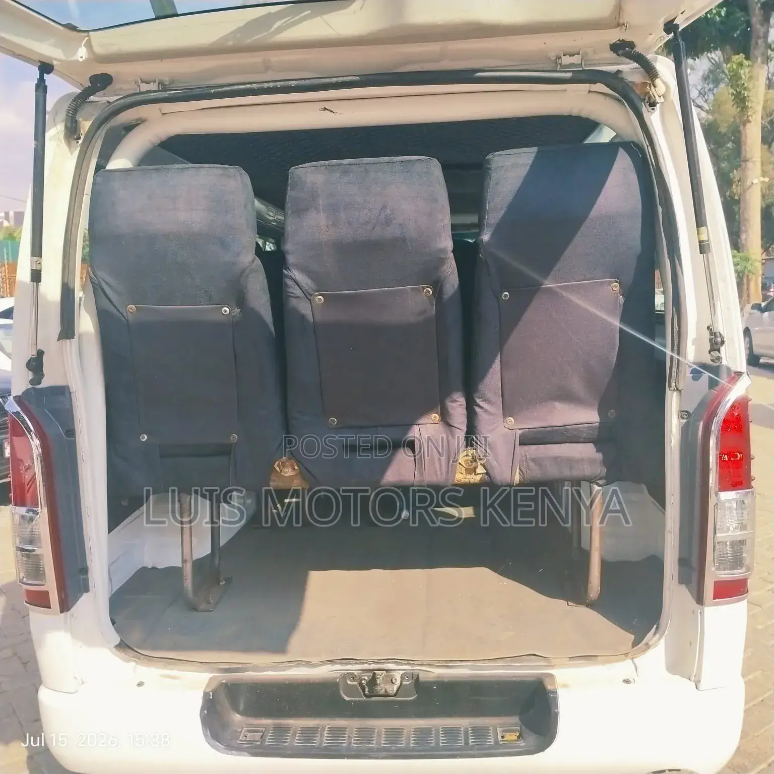 Toyota HiAce 2012 White