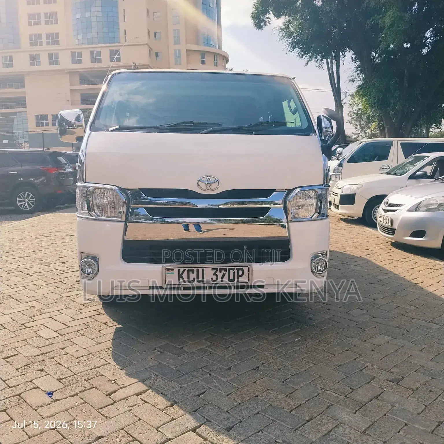 Toyota HiAce 2012 White