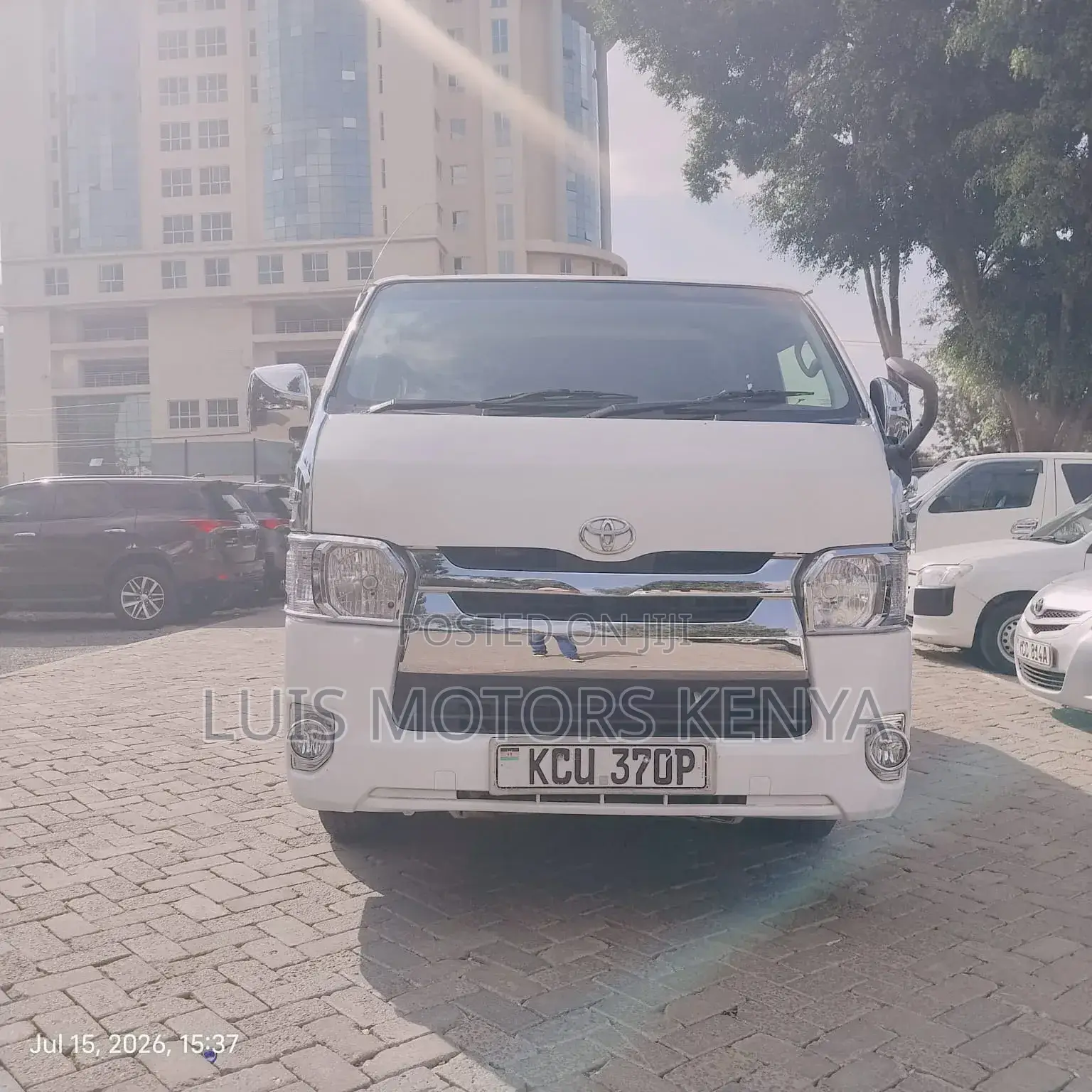Toyota HiAce 2012 White