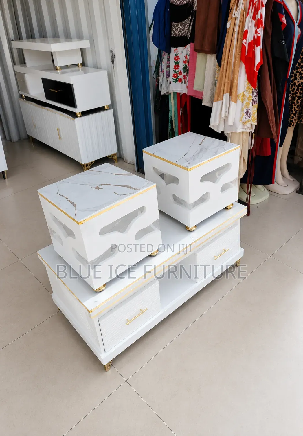 Modern White Coffee Table With 2 Stylish Stools