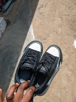 Black Chunky Sneakers Size 37– Thrifted