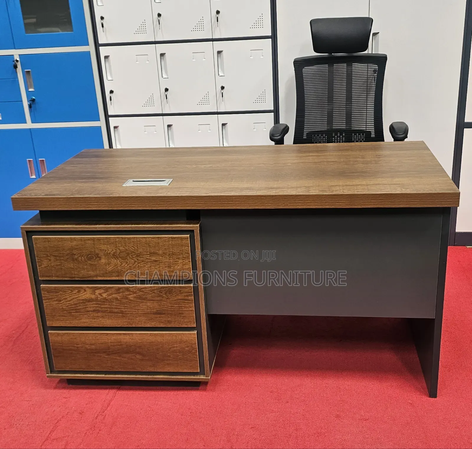 1.4M Dual-Tone Office Desk