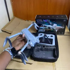 . S101 HD Camera Drone With LCD Display Controller Foldable Design
