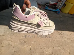 Pink Chunky Sneakers Size 38 – Thrifted