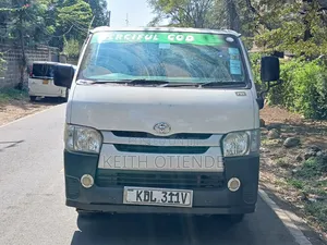 Toyota HiAce 2016 White