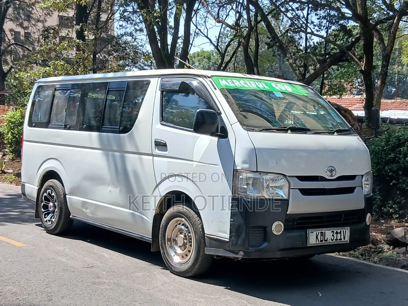 Toyota HiAce 2016 White