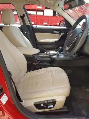 BMW 118i 2019 Red