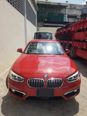BMW 118i 2019 Red