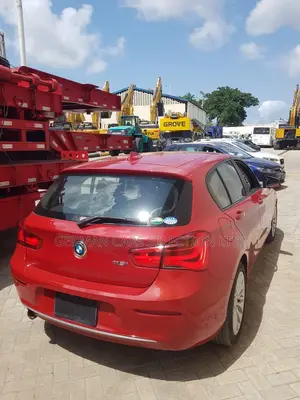 BMW 118i 2019 Red