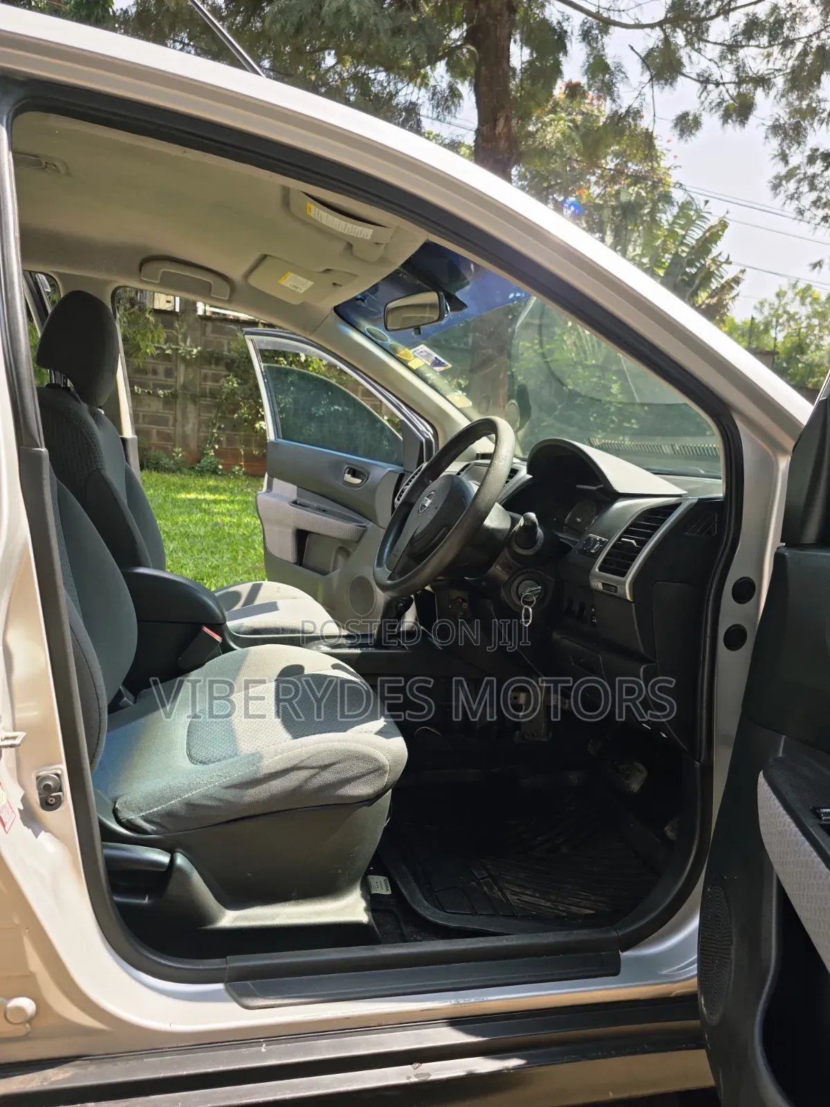 Nissan Wingroad 2013 Silver