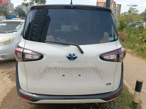 Toyota Sienta 2020 Beige