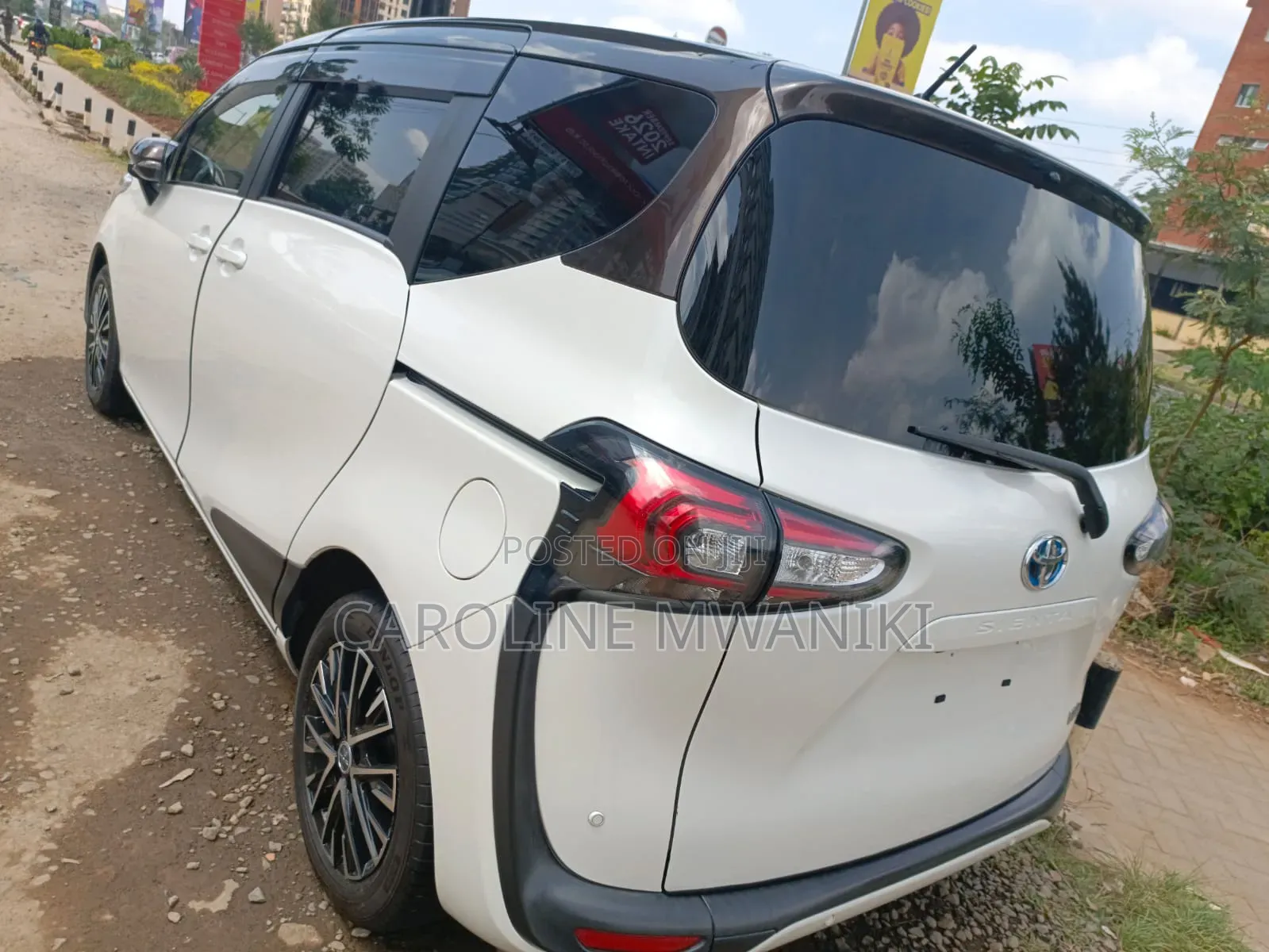 Toyota Sienta 2020 Beige