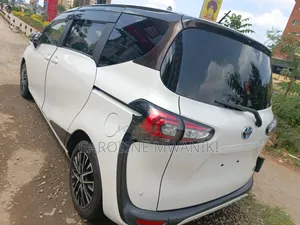 Toyota Sienta 2020 Beige