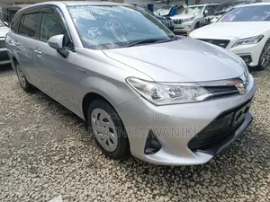 Toyota Corolla Fielder 2019 Silver
