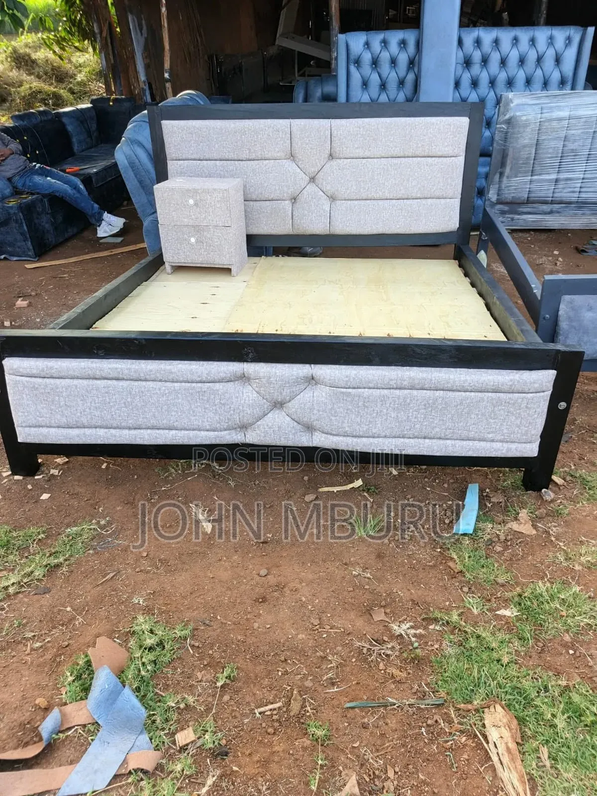 Light Gray With Black Frame and Side Box 5*6