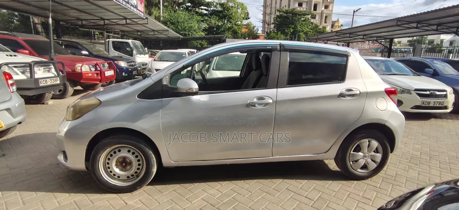 Toyota Vitz 2012 Silver