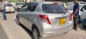 Toyota Vitz 2012 Silver