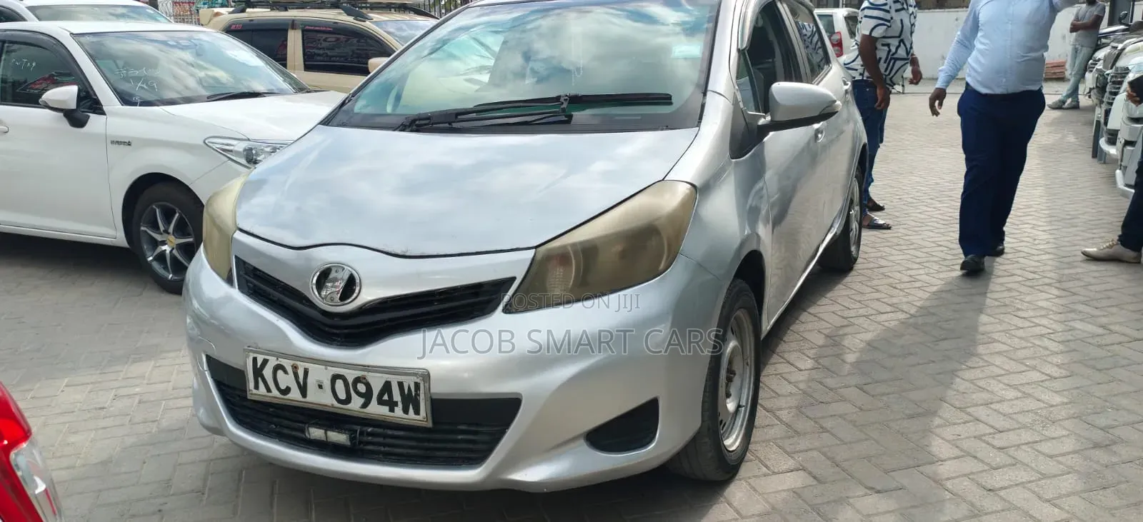 Toyota Vitz 2012 Silver