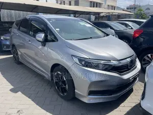 Honda Fit Shuttle 1.5 Hybrid 2WD 2019 Silver
