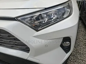 Toyota RAV4 2019 White