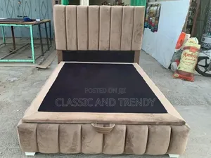 5x6 Beige Chester Bed