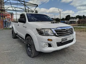 Toyota Hilux 2010 White