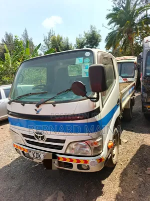Toyota Dyna Yom 2016 Diesel
