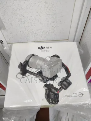 DJI RS 4 Combo — Professional Gimbal Stabilizer