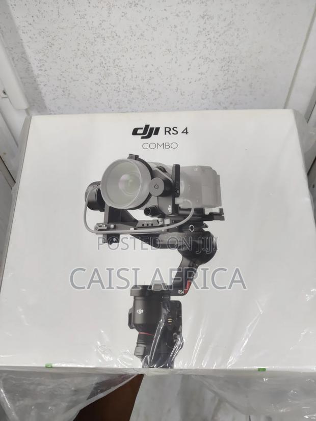 DJI RS 4 Combo — Professional Gimbal Stabilizer - thumbnail 2