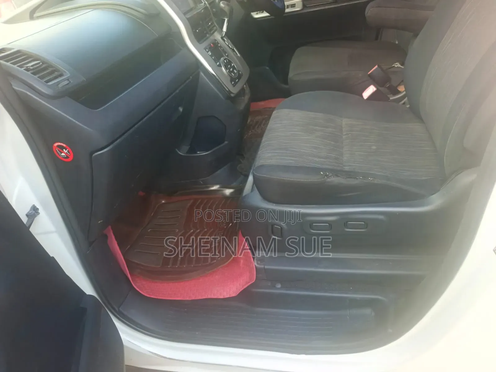 Toyota Noah 2012 White